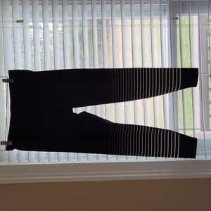 Old Navy Black Leggings w Stripes Size Large